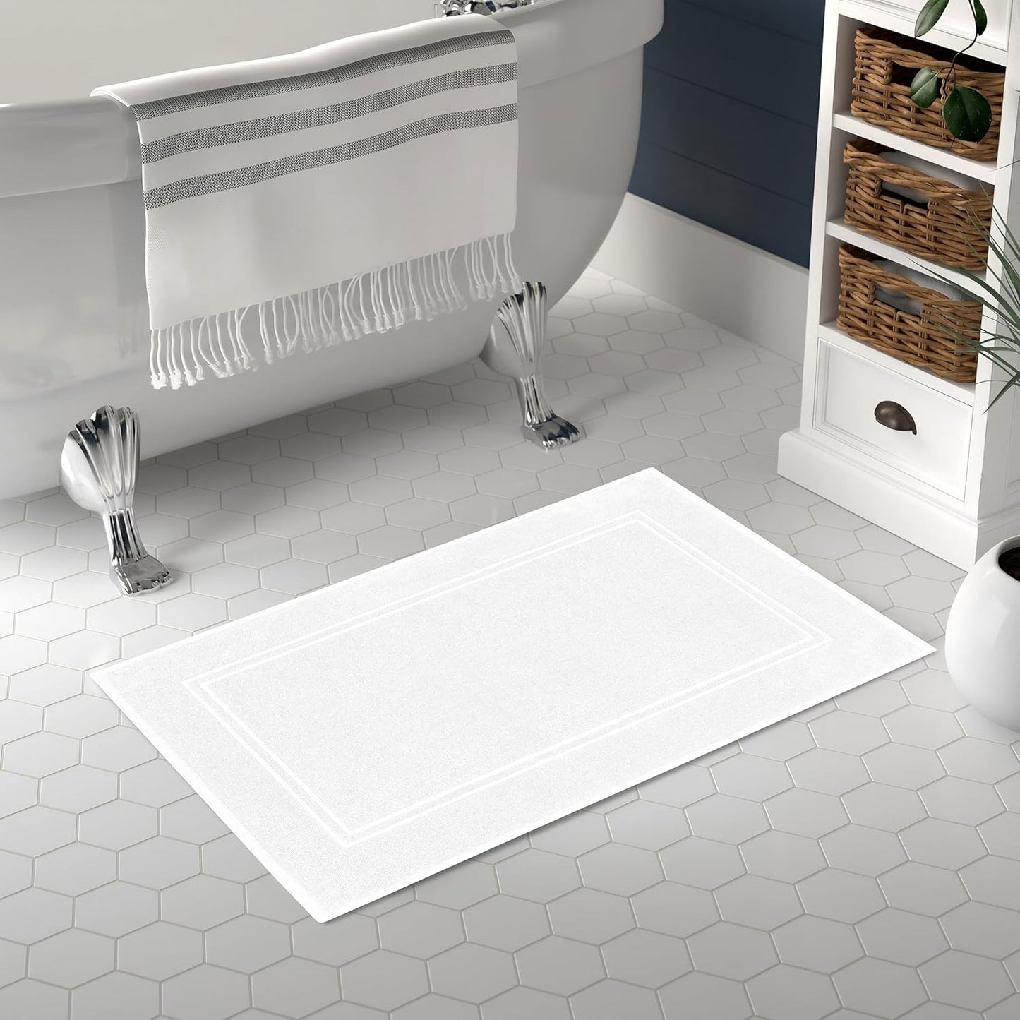 Amazon Basics Premium 100% Cotton, Absorbent Soft Bath Mat, Machine Washable, 684 GSM, White, 30" x 20" Hotel Spa Shower/Bathtub Mats, Pack of 6